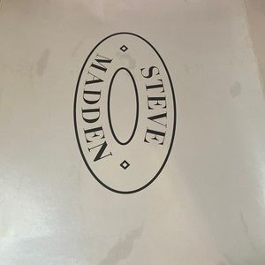 Wonderful condition brand new never been worn outside